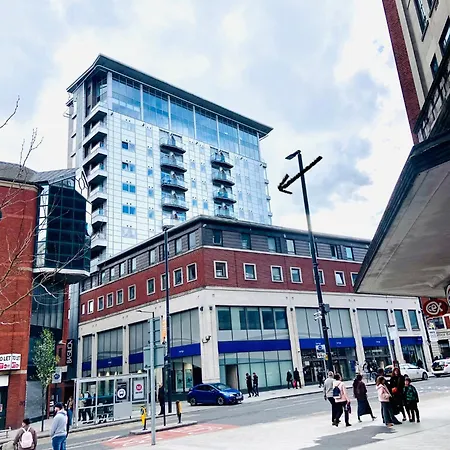 Winners Of 2025 Traveller Award, Elegant Two Bedroom City Central Apartment With Netflix & Wifi Leeds  Exterior photo