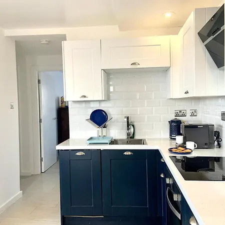 Winners Of 2025 Traveller Award, Elegant Two Bedroom City Central Apartment With Netflix & Wifi Leeds  Exterior photo