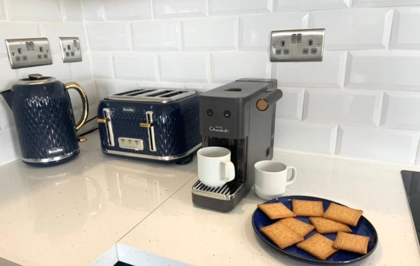 Winners Of 2025 Traveller Award, Elegant Two Bedroom With Netflix & Wifi