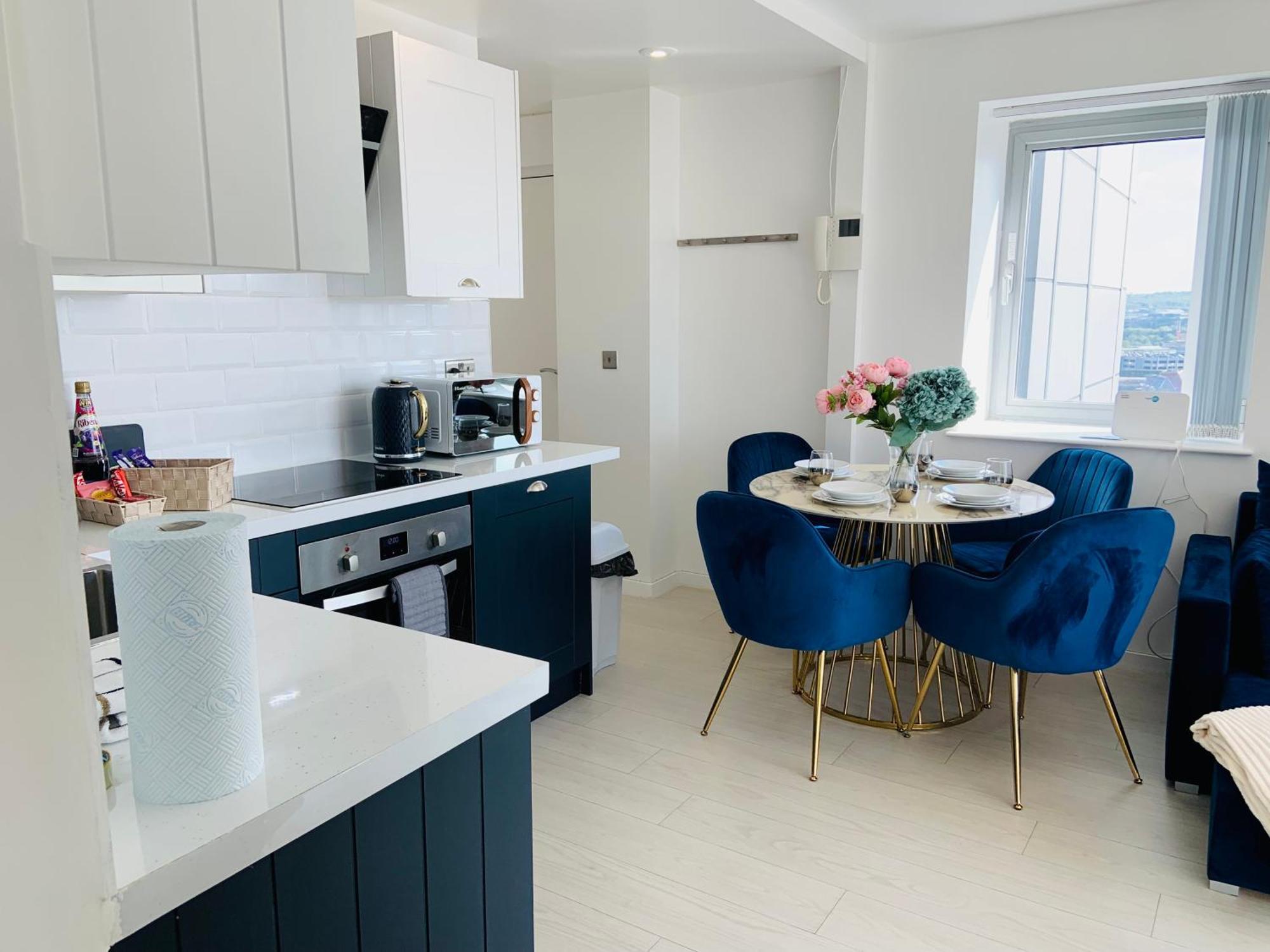 Winners Of 2025 Traveller Award, Elegant Two Bedroom With Netflix & Wifi *
