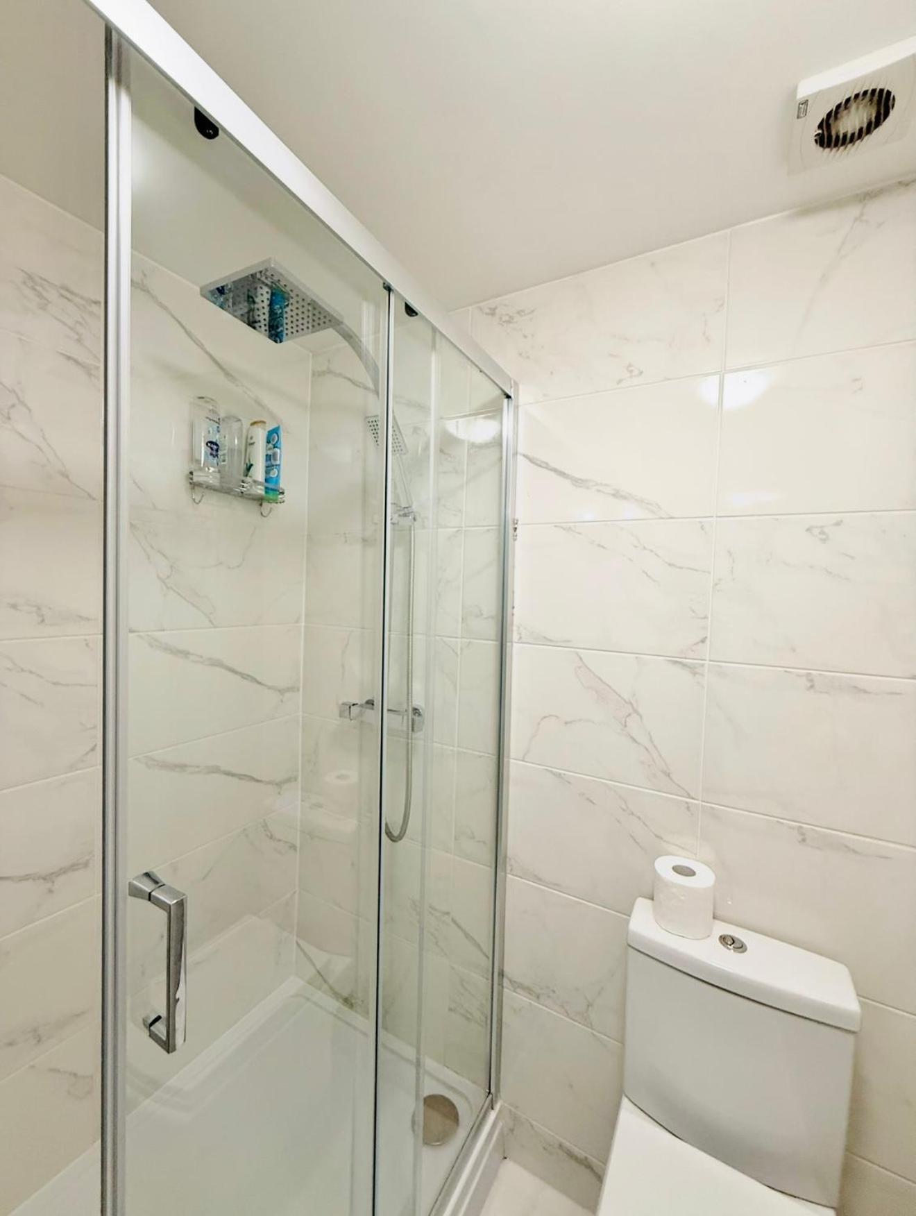 Winners Of 2025 Traveller Award, Elegant Two Bedroom With Netflix & Wifi * Leeds (West Yorkshire)